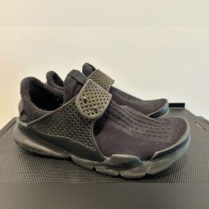 Nike Sock Dart SE Running Shoes Triple Black Sneakers 862412-004 Men's size 8